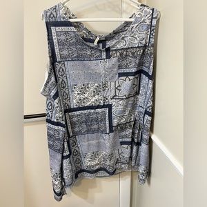 602- Beautiful sleeveless blouse